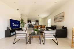 Bright Davenport Family Townhome near Disney! - Image 4