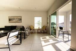 Bright Davenport Family Townhome near Disney! - Image 5