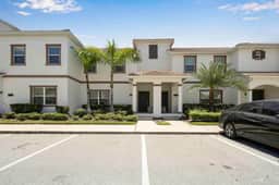 Family Stylish 4BR Pool Townhome Storey Lake - Image 5