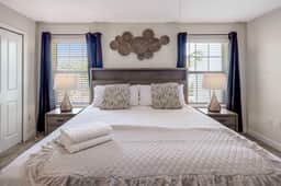 Family Stylish 4BR Pool Townhome Storey Lake - Image 3