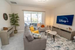Luxurious townhouse with themed rooms near Disney - Imagem 3