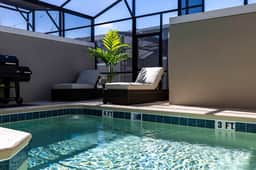 Magical Pool Home Near Disney - BBQ & Themes - Image 3