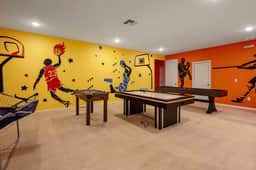 NBA Dream Mansion 15BR Luxury Villa w Pool - Imagen 4