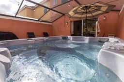 Townhome + Jacuzzi + Grill + 10" min Disney! - Image 2