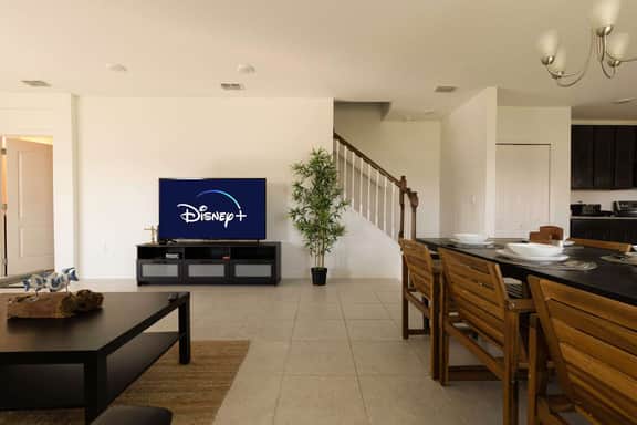 Bright Davenport Family Townhome near Disney! - Image 3