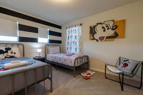 Family Friendly 5BR Home Pool, Patio & Room for 10! - Imagem 3