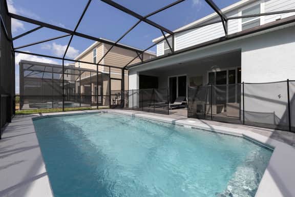 Family Friendly 5BR Home Pool, Patio & Room for 10! - Imagem 2