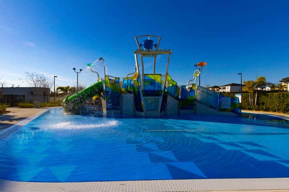 Family Luxury 9BR Villa Poolside Bliss n Pool Table Fun - Imagen 3