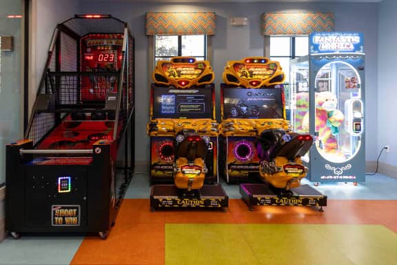 Family Luxury 9BR Villa Poolside Bliss n Pool Table Fun - Imagen 4