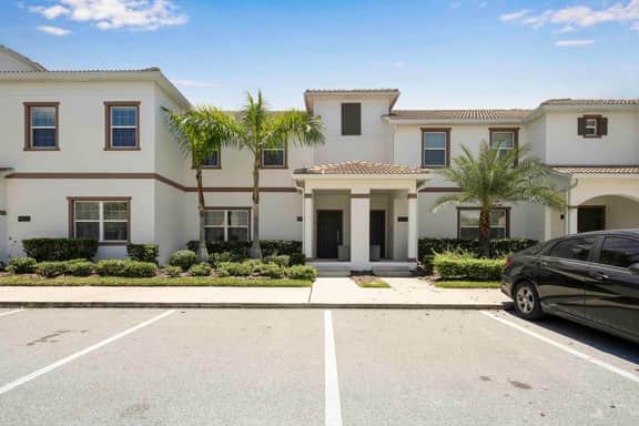 Family Stylish 4BR Pool Townhome Storey Lake - Image 5