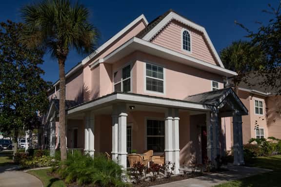 Magical Themed 3BR Townhouse, Near the Parks - Image 3